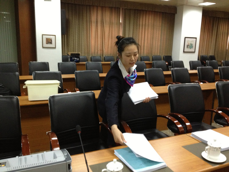 酒店会议服务礼仪的特点及其在企业形象策划中的重要性