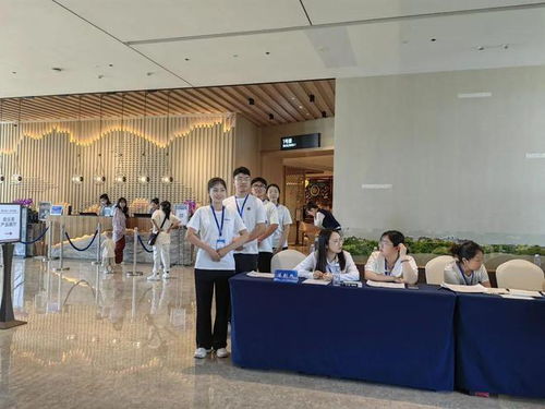 礼仪遵化 返家乡大学生圆满完成我市重要会议志愿服务工作